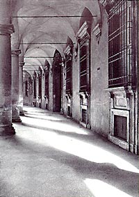 L'entrata di Palazzo Zagnoni in via Castiglione. Foto C. Fanti